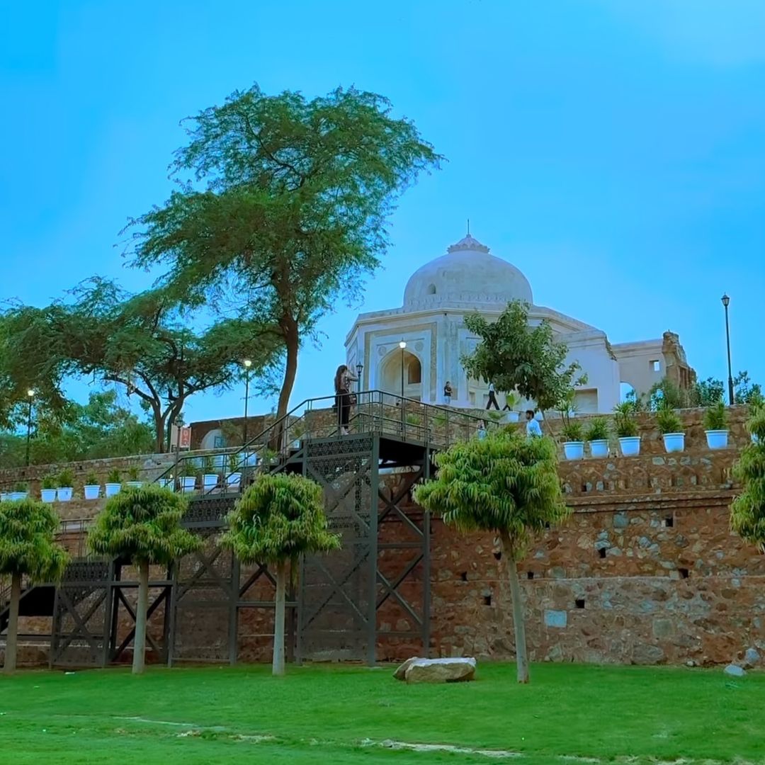 Mehrauli Archaelogical Park in Delhi